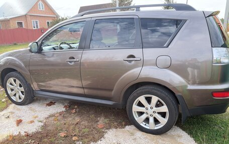 Mitsubishi Outlander III рестайлинг 3, 2012 год, 1 250 000 рублей, 3 фотография