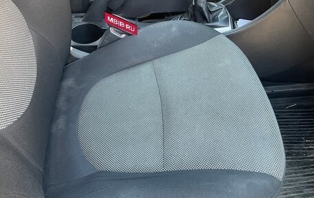 Hyundai Solaris II рестайлинг, 2012 год, 650 000 рублей, 17 фотография