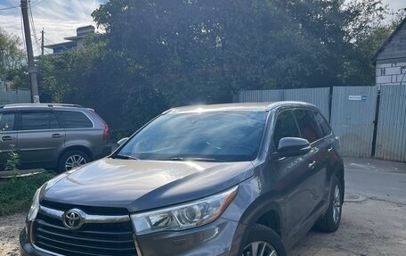 Toyota Highlander III, 2014 год, 2 920 000 рублей, 2 фотография
