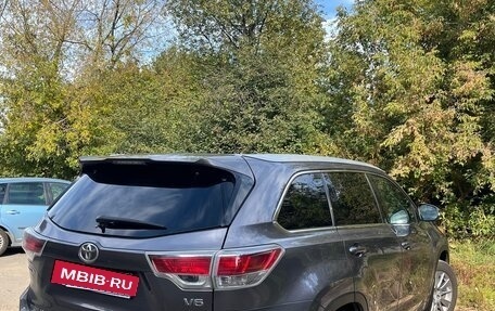 Toyota Highlander III, 2014 год, 2 920 000 рублей, 4 фотография