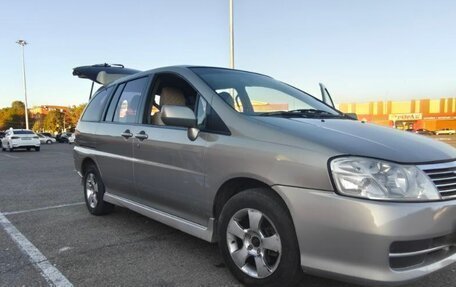 Nissan Prairie III, 2003 год, 520 000 рублей, 1 фотография