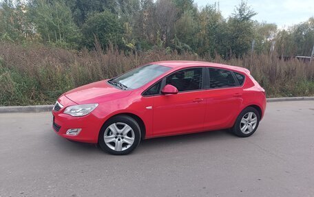 Opel Astra J, 2012 год, 730 000 рублей, 1 фотография
