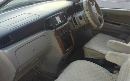 Nissan Prairie III, 2003 год, 520 000 рублей, 10 фотография