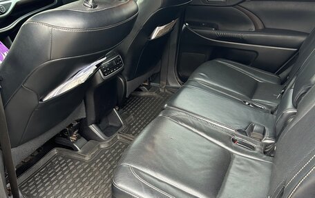 Toyota Highlander III, 2015 год, 2 530 000 рублей, 13 фотография