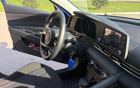 Hyundai Elantra, 2021 год, 2 300 000 рублей, 5 фотография