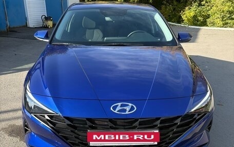 Hyundai Elantra, 2021 год, 2 300 000 рублей, 4 фотография
