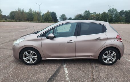 Peugeot 208 II, 2013 год, 800 000 рублей, 2 фотография