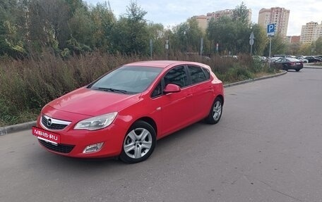 Opel Astra J, 2012 год, 730 000 рублей, 2 фотография