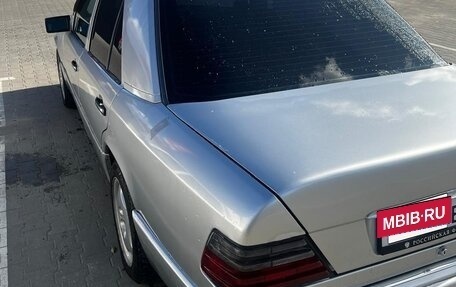 Mercedes-Benz E-Класс, 1994 год, 350 000 рублей, 6 фотография