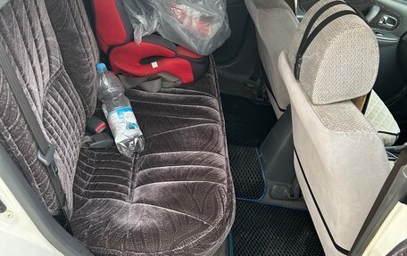 Mazda Familia, 2000 год, 300 000 рублей, 5 фотография