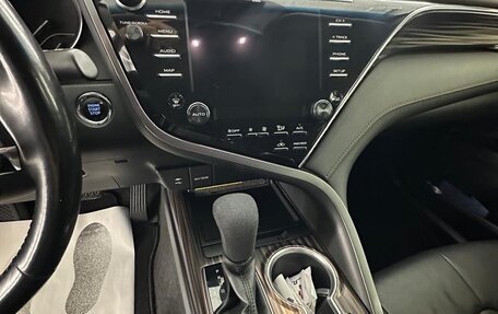 Toyota Camry, 2019 год, 2 900 000 рублей, 8 фотография