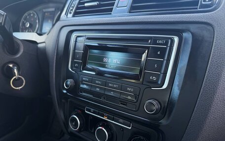 Volkswagen Jetta VI, 2014 год, 950 000 рублей, 13 фотография