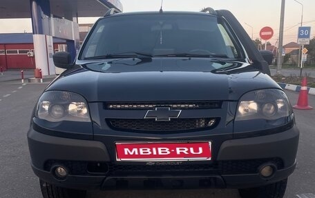 Chevrolet Niva I рестайлинг, 2019 год, 835 000 рублей, 1 фотография