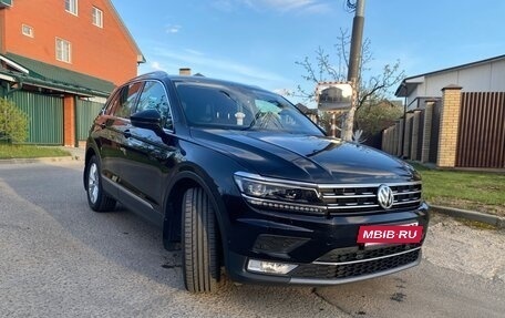 Volkswagen Tiguan II, 2017 год, 2 700 000 рублей, 2 фотография