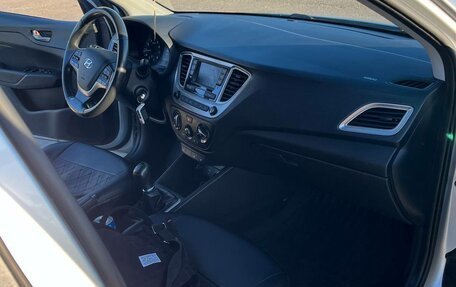 Hyundai Solaris II рестайлинг, 2019 год, 1 000 000 рублей, 4 фотография