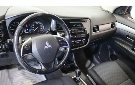 Mitsubishi Outlander III рестайлинг 3, 2014 год, 1 249 000 рублей, 6 фотография