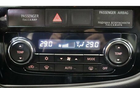 Mitsubishi Outlander III рестайлинг 3, 2014 год, 1 249 000 рублей, 11 фотография
