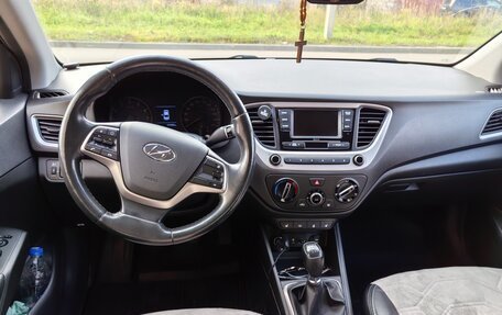 Hyundai Solaris II рестайлинг, 2018 год, 1 180 000 рублей, 1 фотография