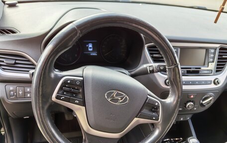 Hyundai Solaris II рестайлинг, 2018 год, 1 180 000 рублей, 2 фотография