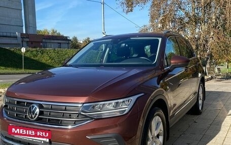 Volkswagen Tiguan II, 2021 год, 2 700 000 рублей, 6 фотография