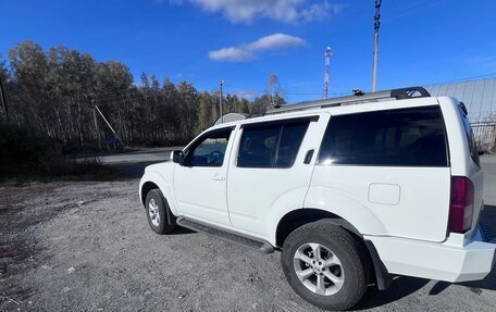Nissan Pathfinder, 2011 год, 1 350 000 рублей, 2 фотография