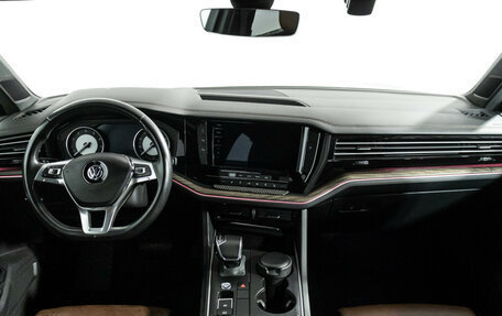 Volkswagen Touareg III, 2019 год, 3 999 898 рублей, 13 фотография