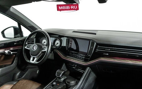 Volkswagen Touareg III, 2019 год, 3 999 898 рублей, 9 фотография