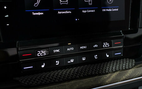 Volkswagen Touareg III, 2019 год, 3 999 898 рублей, 28 фотография