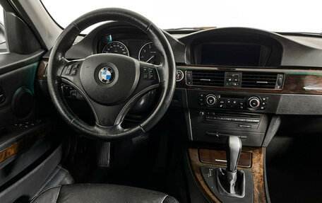 BMW 3 серия, 2011 год, 1 097 000 рублей, 15 фотография