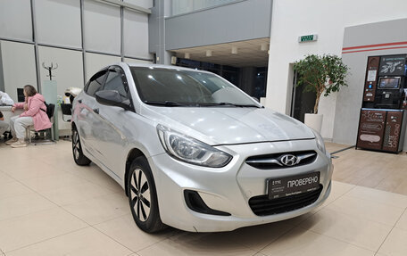 Hyundai Solaris II рестайлинг, 2013 год, 586 000 рублей, 3 фотография