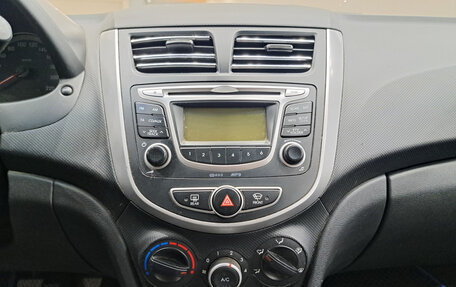 Hyundai Solaris II рестайлинг, 2013 год, 586 000 рублей, 18 фотография