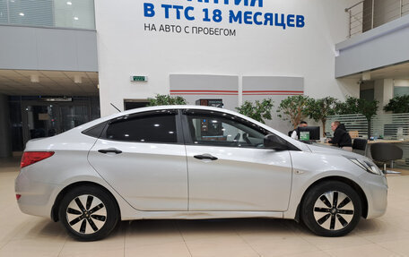 Hyundai Solaris II рестайлинг, 2013 год, 586 000 рублей, 5 фотография