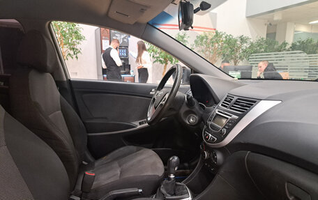 Hyundai Solaris II рестайлинг, 2013 год, 586 000 рублей, 13 фотография