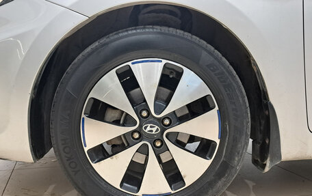 Hyundai Solaris II рестайлинг, 2013 год, 586 000 рублей, 22 фотография