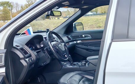Ford Explorer VI, 2017 год, 3 300 000 рублей, 9 фотография