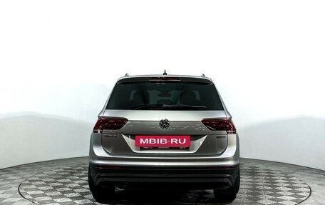 Volkswagen Tiguan II, 2020 год, 2 377 000 рублей, 6 фотография