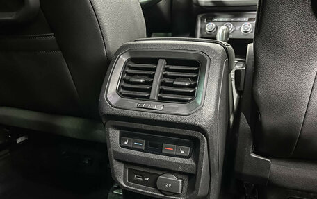 Volkswagen Tiguan II, 2020 год, 2 377 000 рублей, 17 фотография