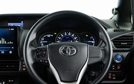 Toyota Noah III, 2019 год, 2 325 077 рублей, 16 фотография