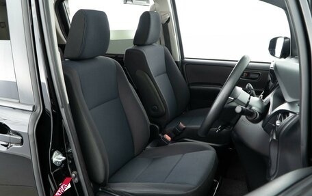 Toyota Noah III, 2019 год, 2 325 077 рублей, 12 фотография