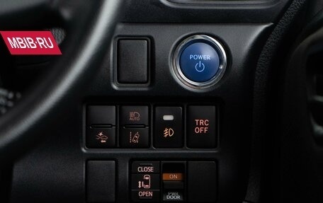 Toyota Noah III, 2019 год, 2 325 077 рублей, 19 фотография