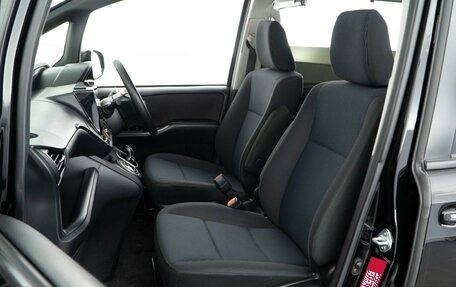 Toyota Noah III, 2019 год, 2 325 077 рублей, 9 фотография