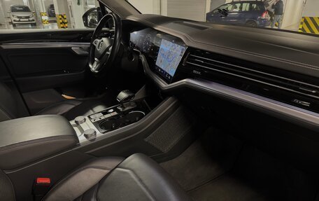 Volkswagen Touareg III, 2018 год, 6 000 000 рублей, 12 фотография