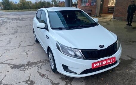 KIA Rio III рестайлинг, 2014 год, 880 000 рублей, 4 фотография
