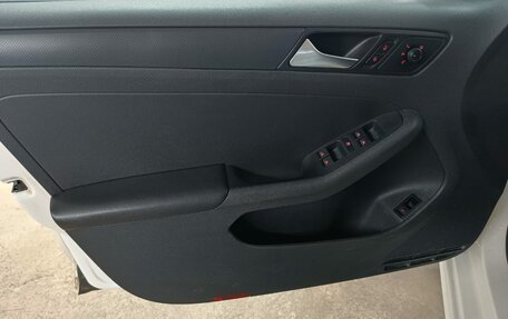 Volkswagen Jetta VI, 2015 год, 999 000 рублей, 17 фотография