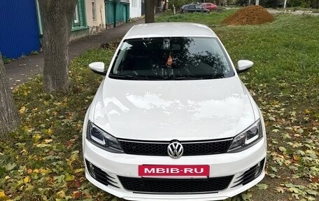 Volkswagen Jetta VI, 2014 год, 800 000 рублей, 2 фотография