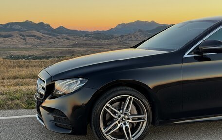 Mercedes-Benz E-Класс, 2019 год, 2 750 000 рублей, 4 фотография