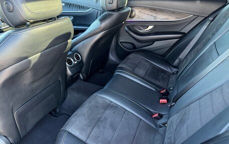 Mercedes-Benz E-Класс, 2019 год, 2 750 000 рублей, 15 фотография