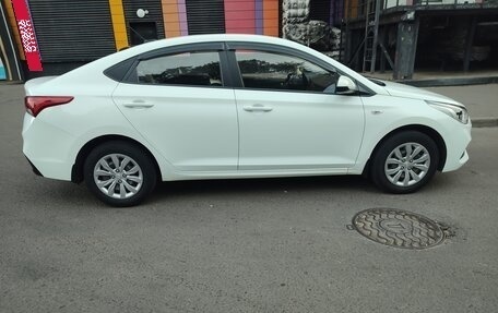 Hyundai Solaris II рестайлинг, 2018 год, 1 350 000 рублей, 4 фотография