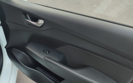 Hyundai Solaris II рестайлинг, 2018 год, 1 350 000 рублей, 11 фотография