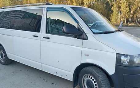 Volkswagen Caravelle T5, 2013 год, 2 100 000 рублей, 3 фотография